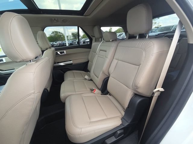 Certified 2021 Ford Explorer XLT w/ Equipment Group 202A AWD/4WD image 18