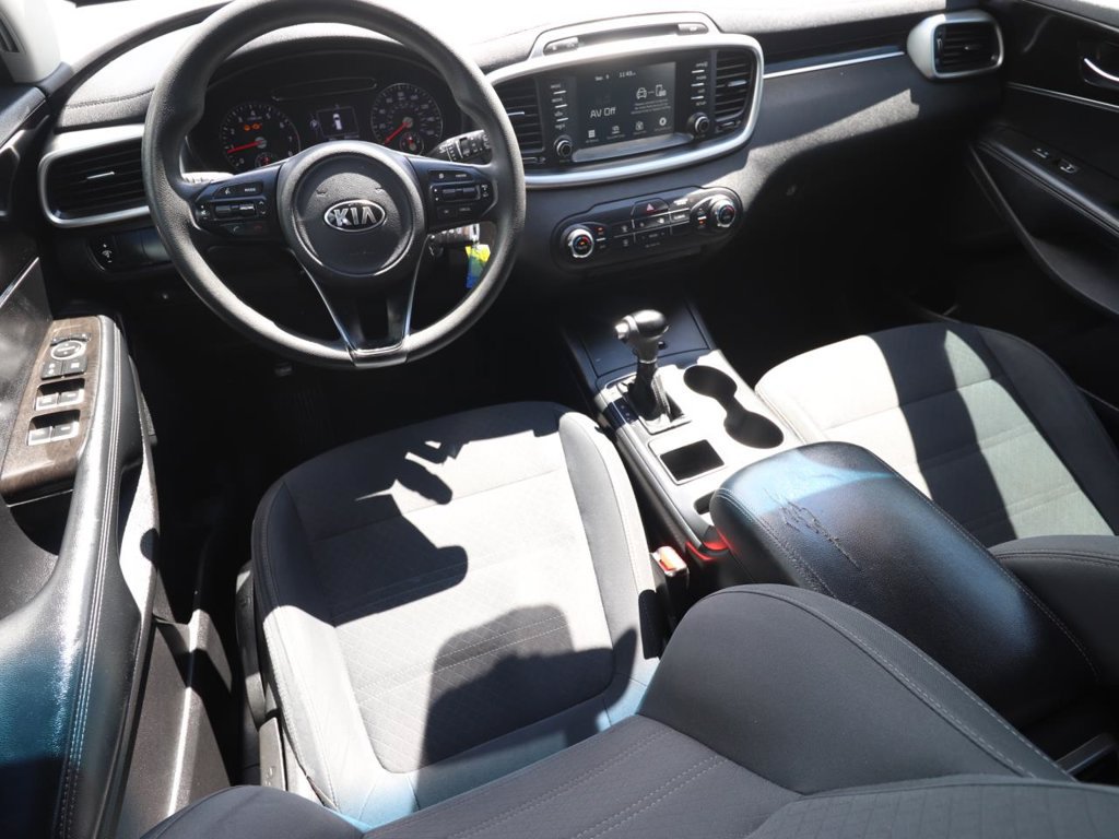 Used 2018 Kia Sorento FWD image 6