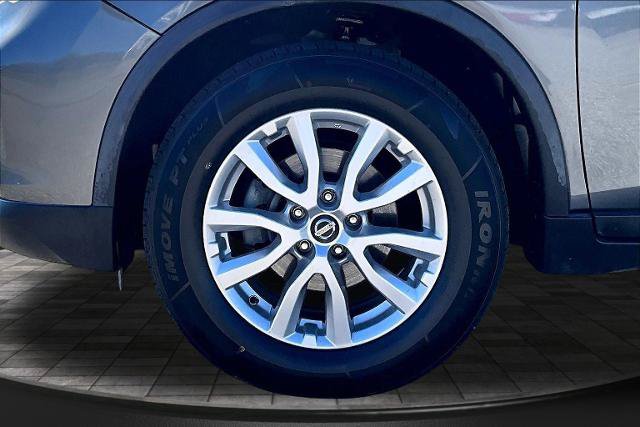 Used 2017 Nissan Rogue SV FWD image 9