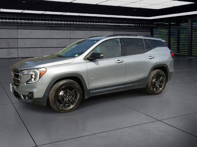 Used 2024 GMC Terrain AT4 AWD/4WD image 8