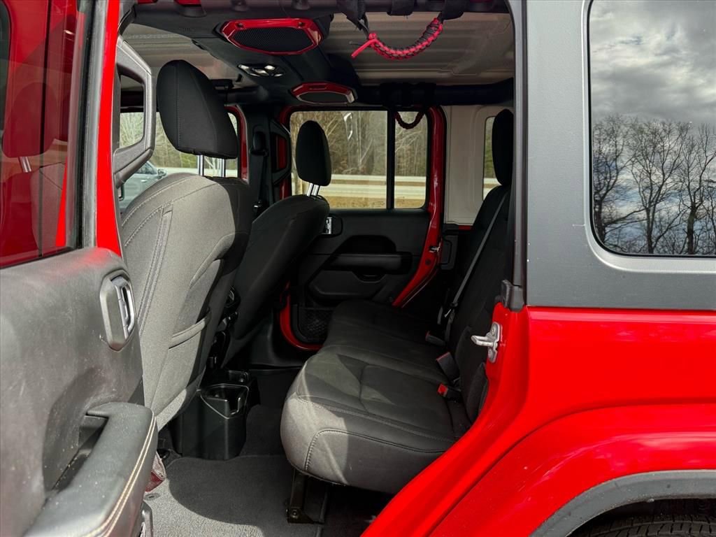 Used 2020 Jeep Wrangler Unlimited Sahara image 13