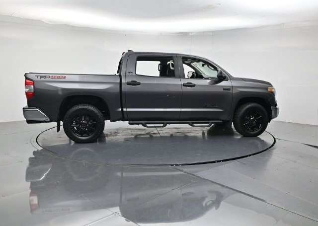 Used 2020 Toyota Tundra SR5 w/ SR5 Upgrade Package AWD/4WD image 2