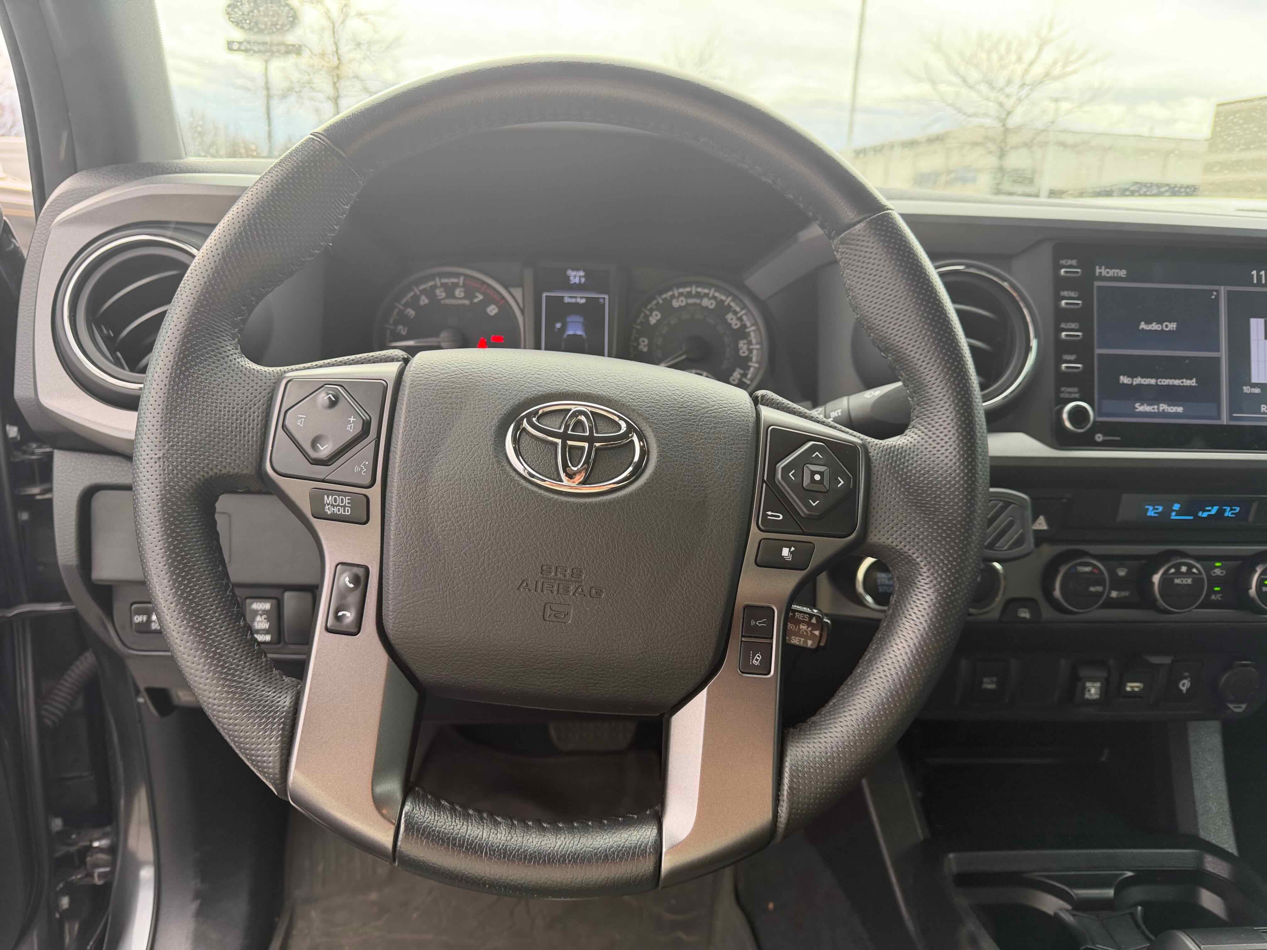 Used 2022 Toyota Tacoma TRD Off-Road image 18