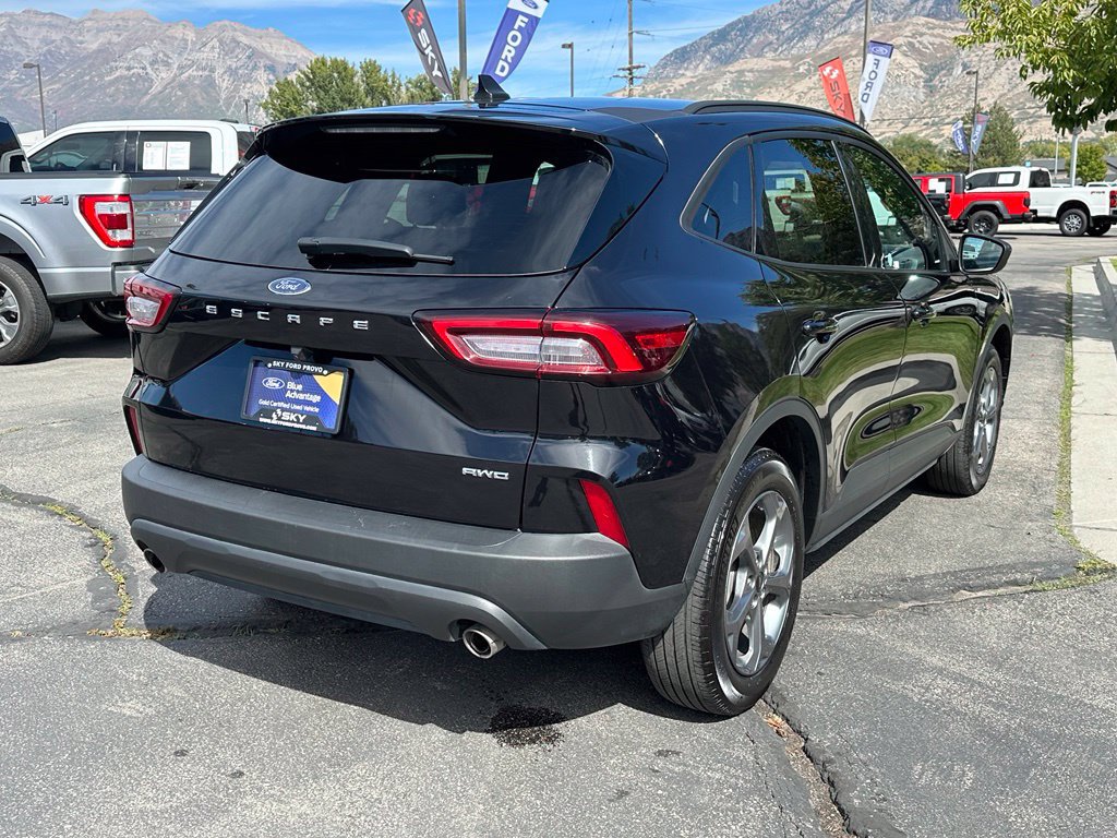 Certified 2025 Ford Escape ST-Line AWD/4WD image 9