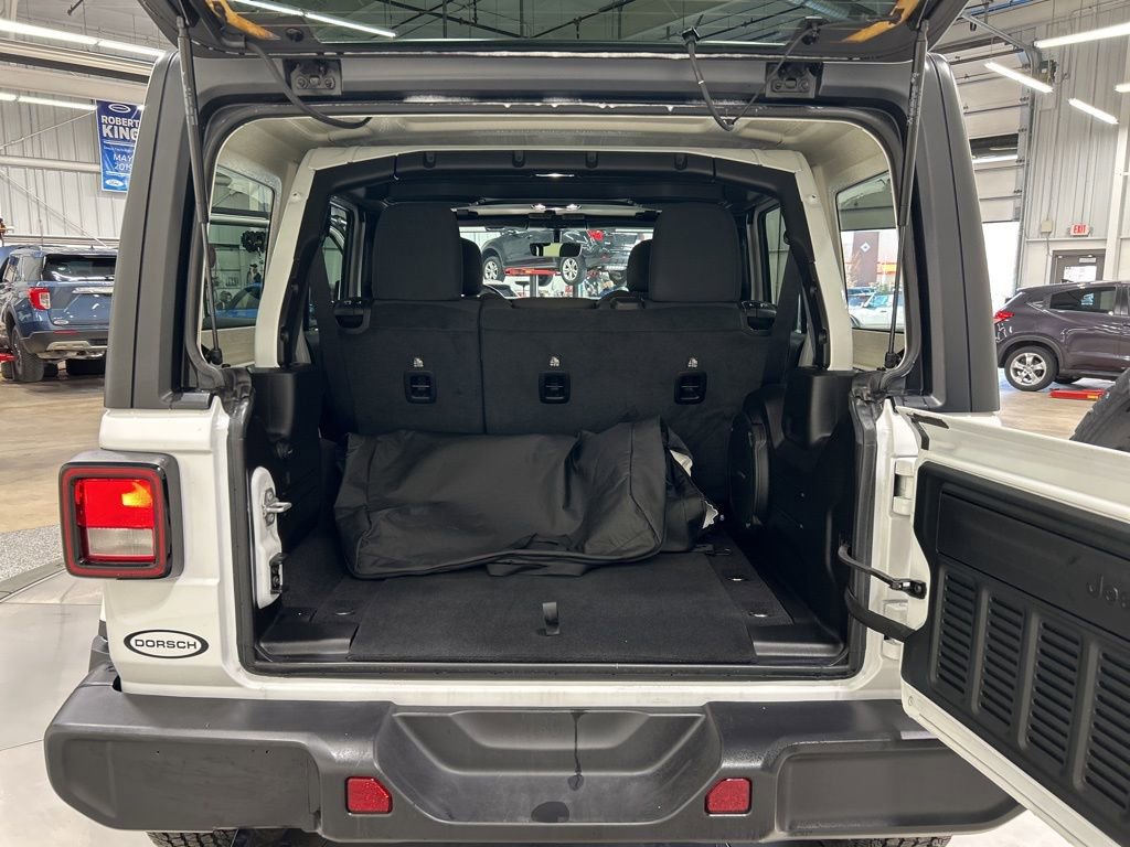 Used 2023 Jeep Wrangler Sahara w/ Cold Weather Group image 27