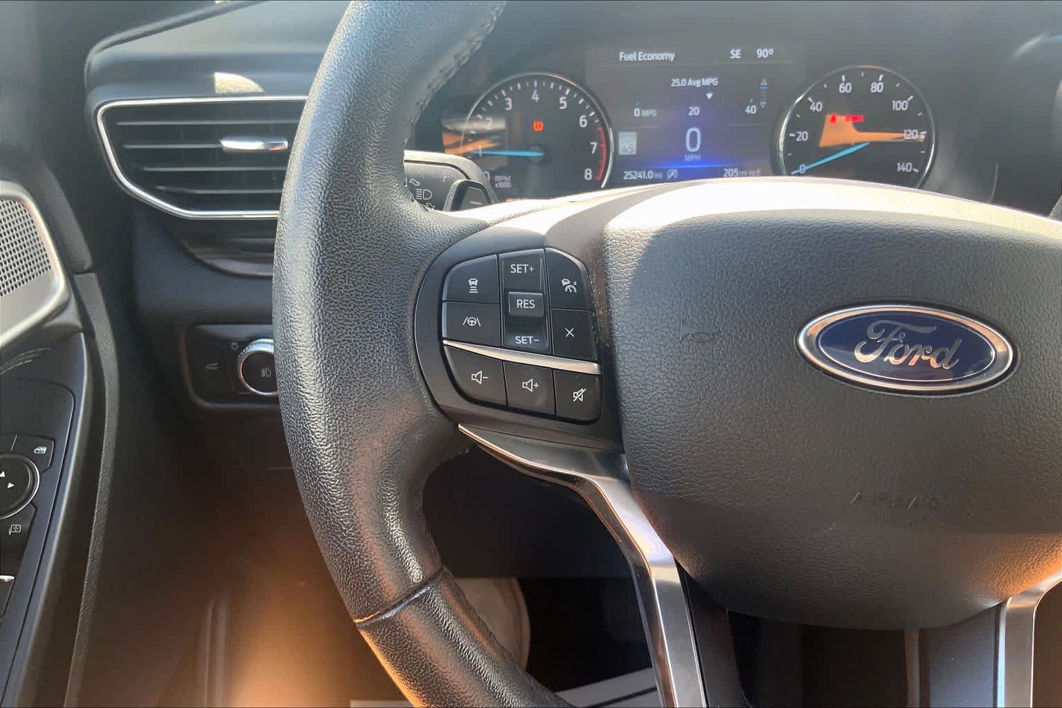 Certified 2020 Ford Explorer Limited AWD/4WD image 24