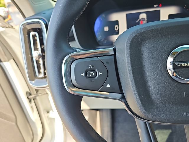 Used 2025 Volvo XC40 B5 Plus w/ Protection Package Premier AWD/4WD image 18