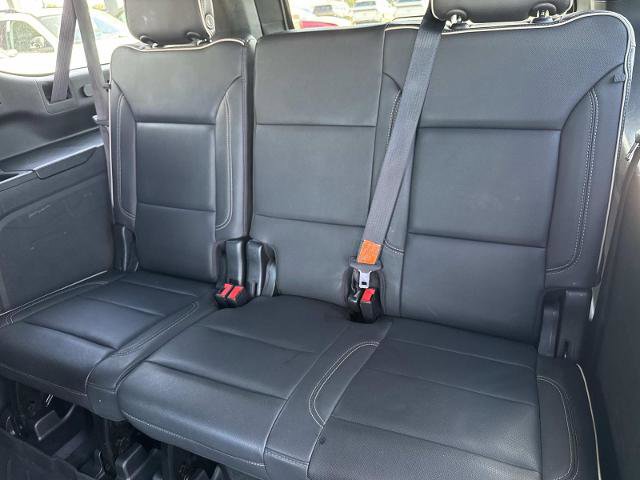Used 2022 GMC Yukon XL SLT w/ SLT Premium Package image 16