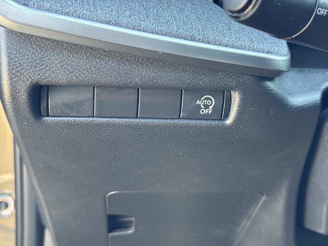 Used 2025 Nissan Kicks SV w/ SV Premium Package FWD image 22