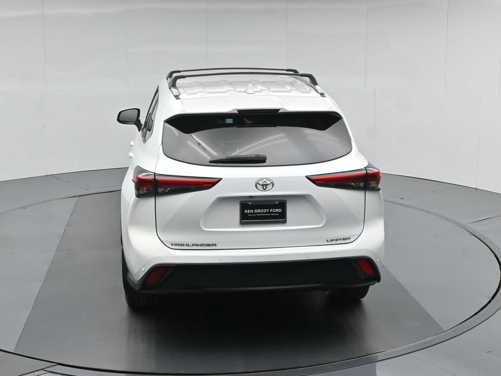Used 2022 Toyota Highlander Limited FWD image 48