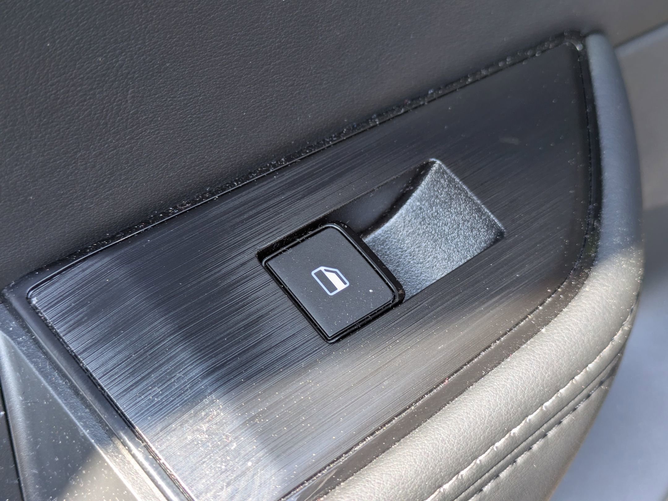 Used 2026 Nissan Rogue SV FWD image 25