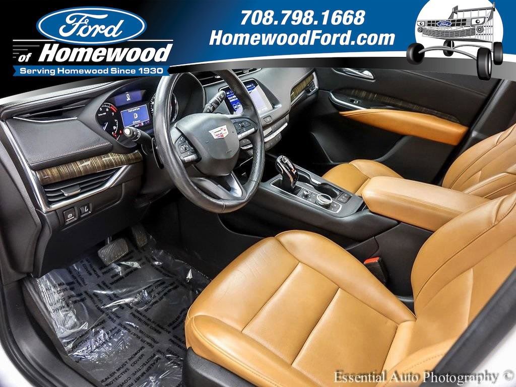 Used 2022 Cadillac XT4 Premium Luxury w/ Enhanced Visibility Package image 9