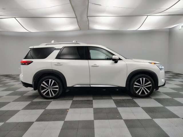 Used 2023 Nissan Pathfinder Platinum AWD/4WD image 7