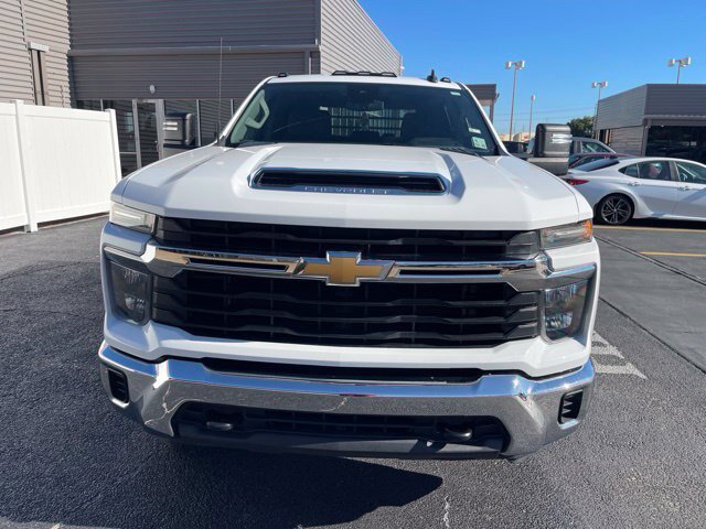 Used 2024 Chevrolet Silverado 3500 LT AWD/4WD image 9