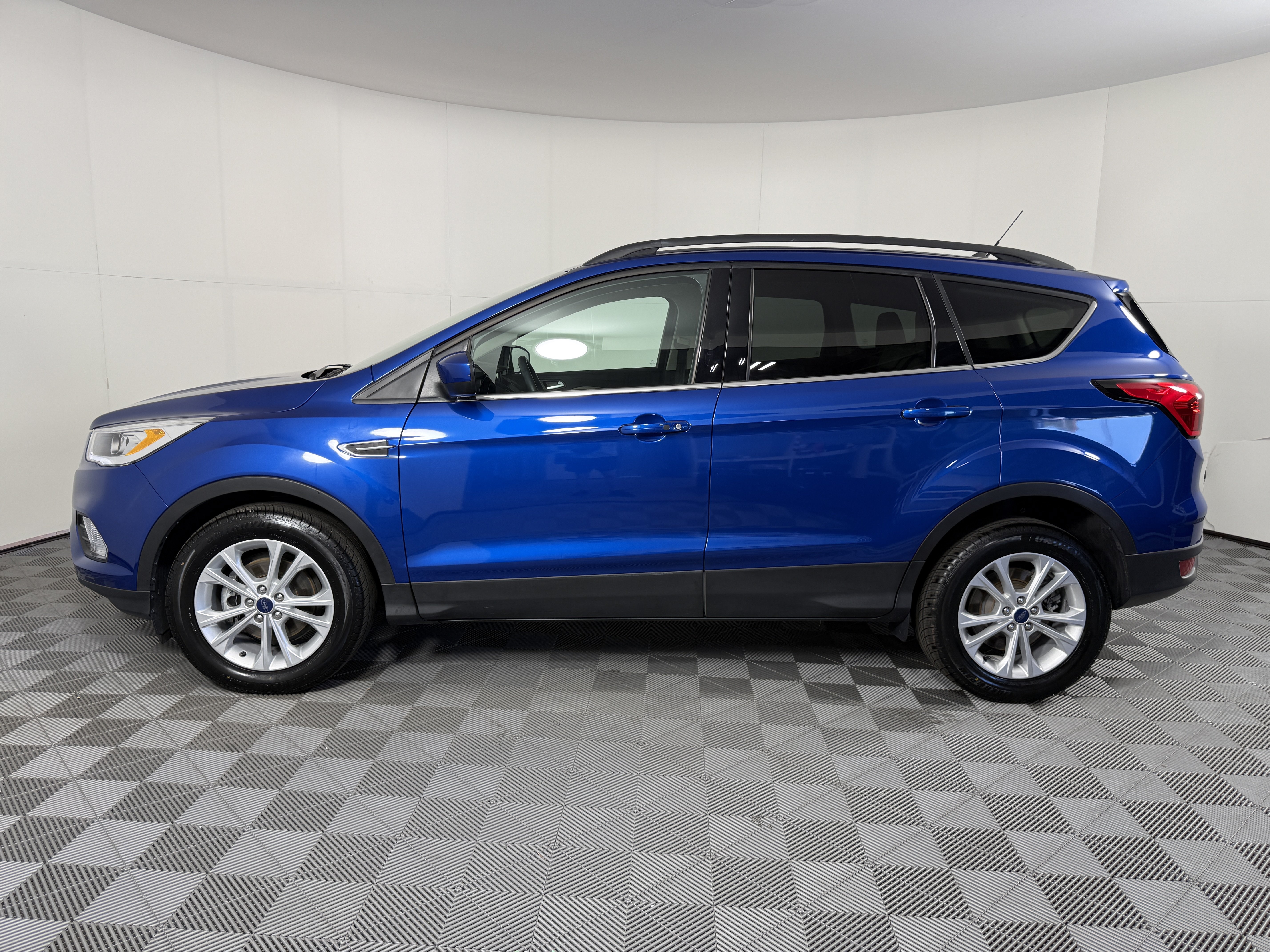 Certified 2019 Ford Escape SEL FWD image 5