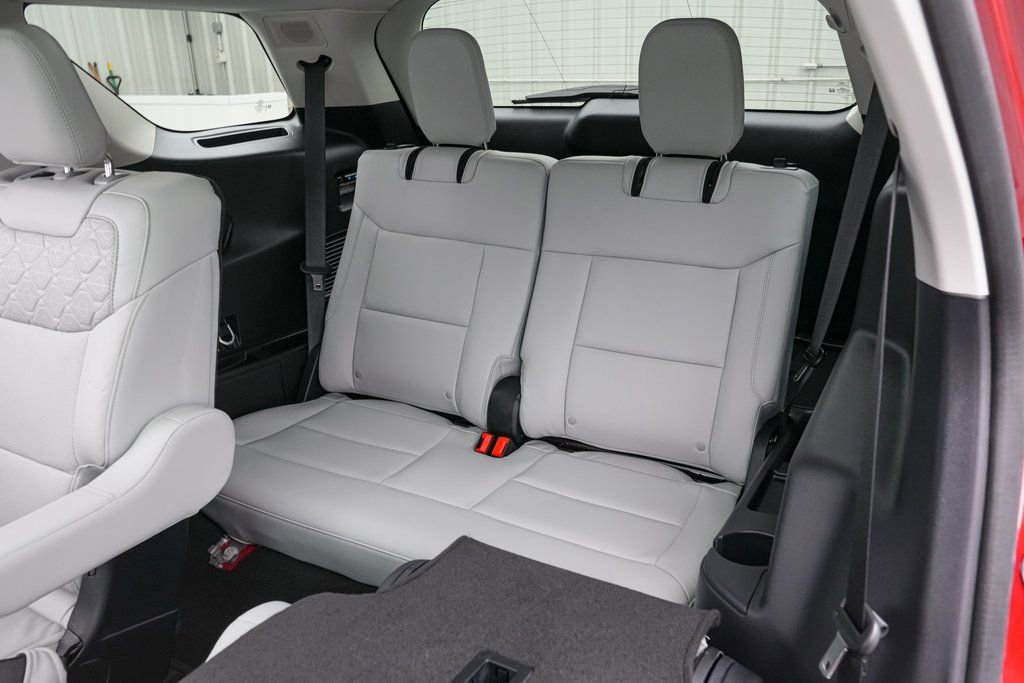 Certified 2025 Ford Explorer Platinum w/ Ultimate Package image 21