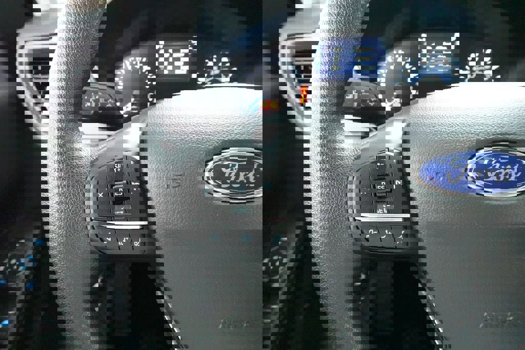 Certified 2020 Ford Escape SE image 12