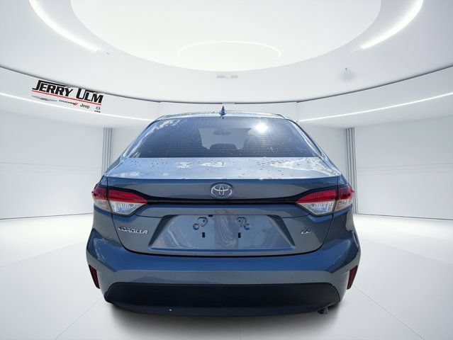 Used 2025 Toyota Corolla LE FWD image 5