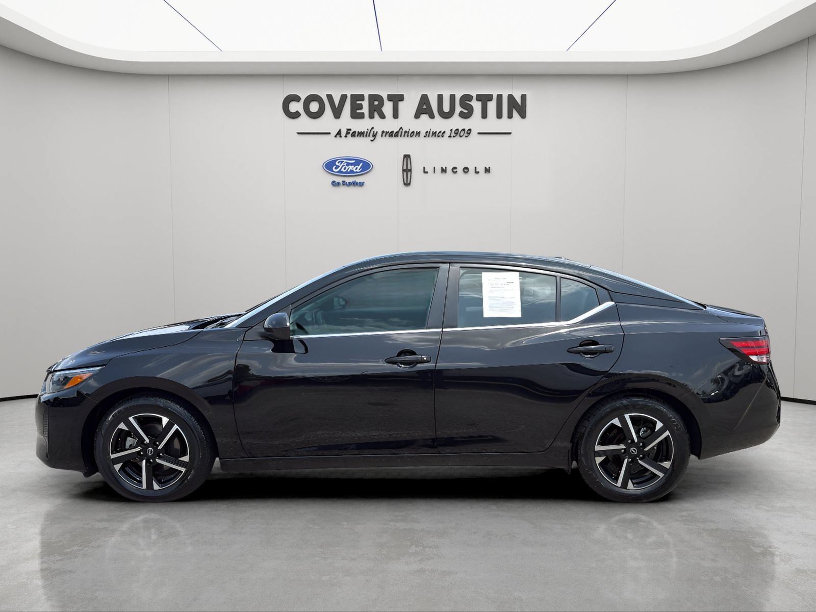 Used 2024 Nissan Sentra SV FWD image 2