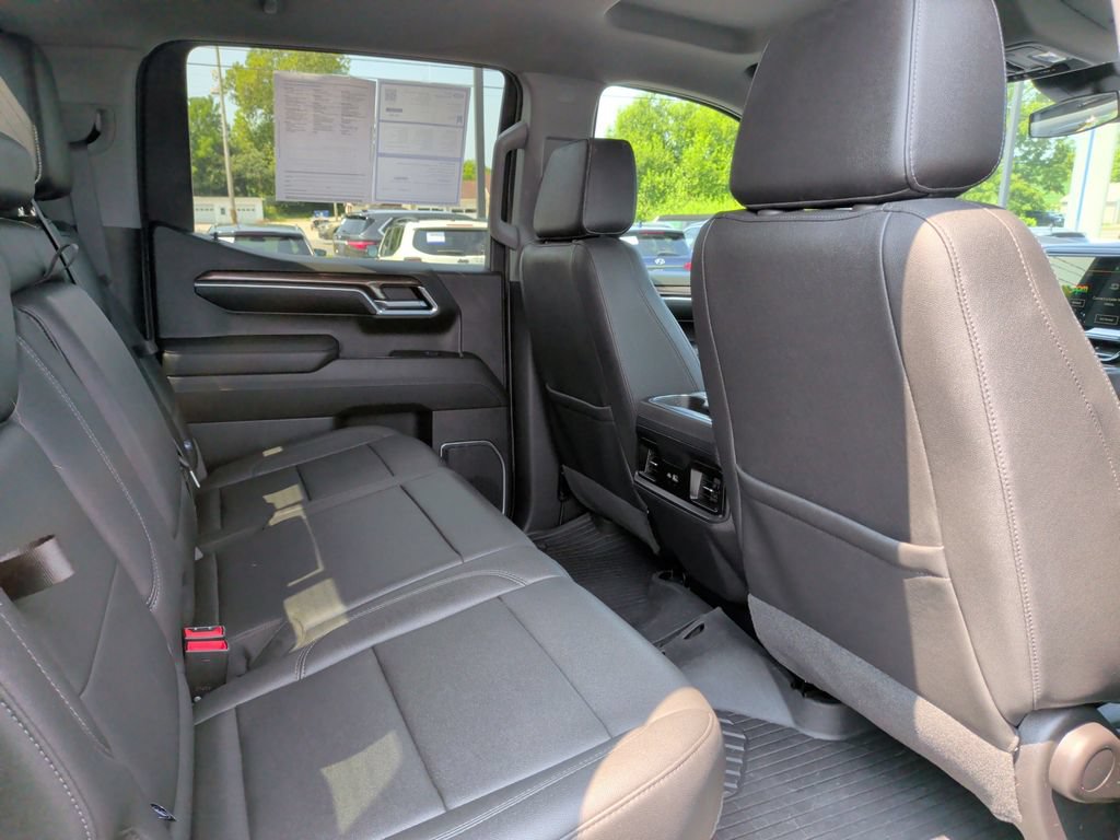 Used 2023 Chevrolet Silverado 1500 LT Trail Boss w/ LT Trail Boss Premium Package AWD/4WD image 17