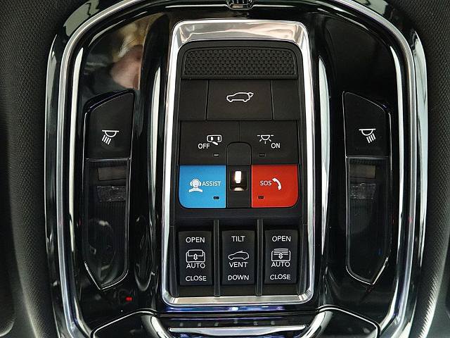Used 2022 Jeep Grand Cherokee Overland AWD/4WD image 27