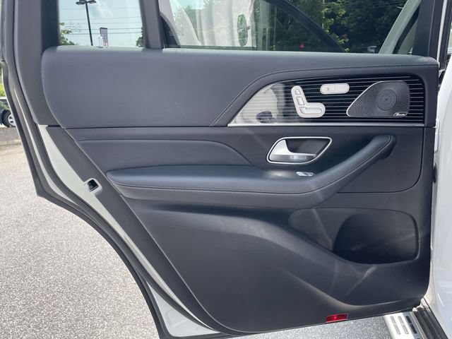 Used 2024 Mercedes-Benz GLS 580 4MATIC image 11