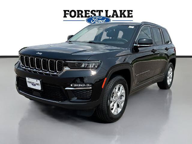 Used 2023 Jeep Grand Cherokee Limited w/ Trailer Tow Prep Group (B) AWD/4WD image 3