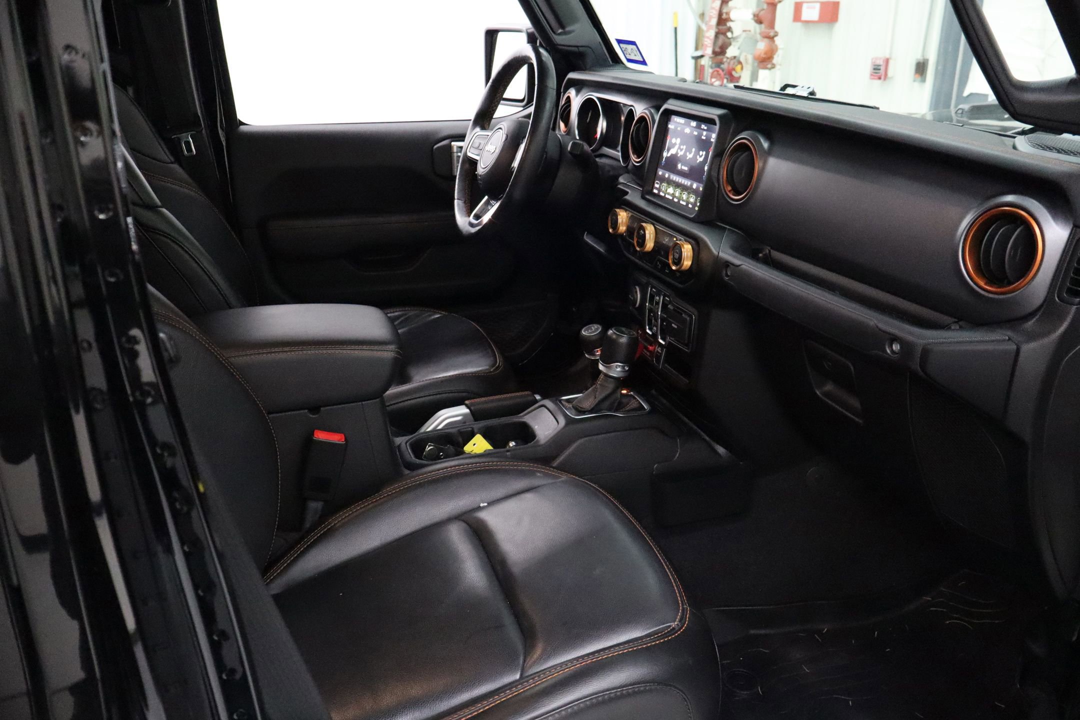 Used 2021 Jeep Gladiator Mojave w/ Dual Top Group image 28