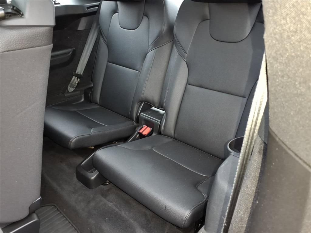 Used 2017 Volvo XC90 T6 Momentum w/ Vision Package image 14