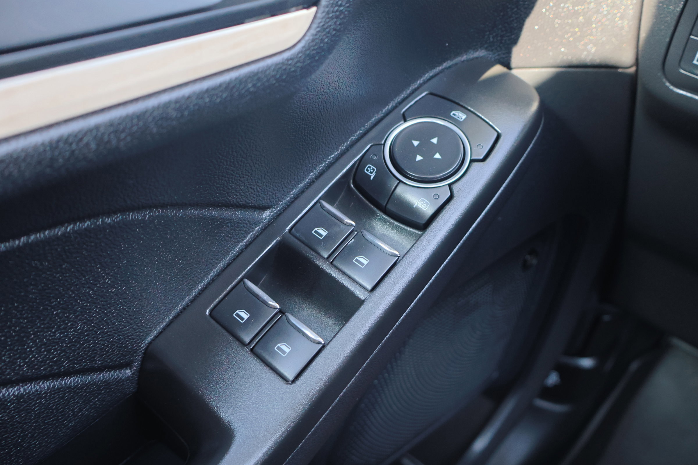 Certified 2021 Ford Escape Titanium w/ Titanium Elite Package image 15