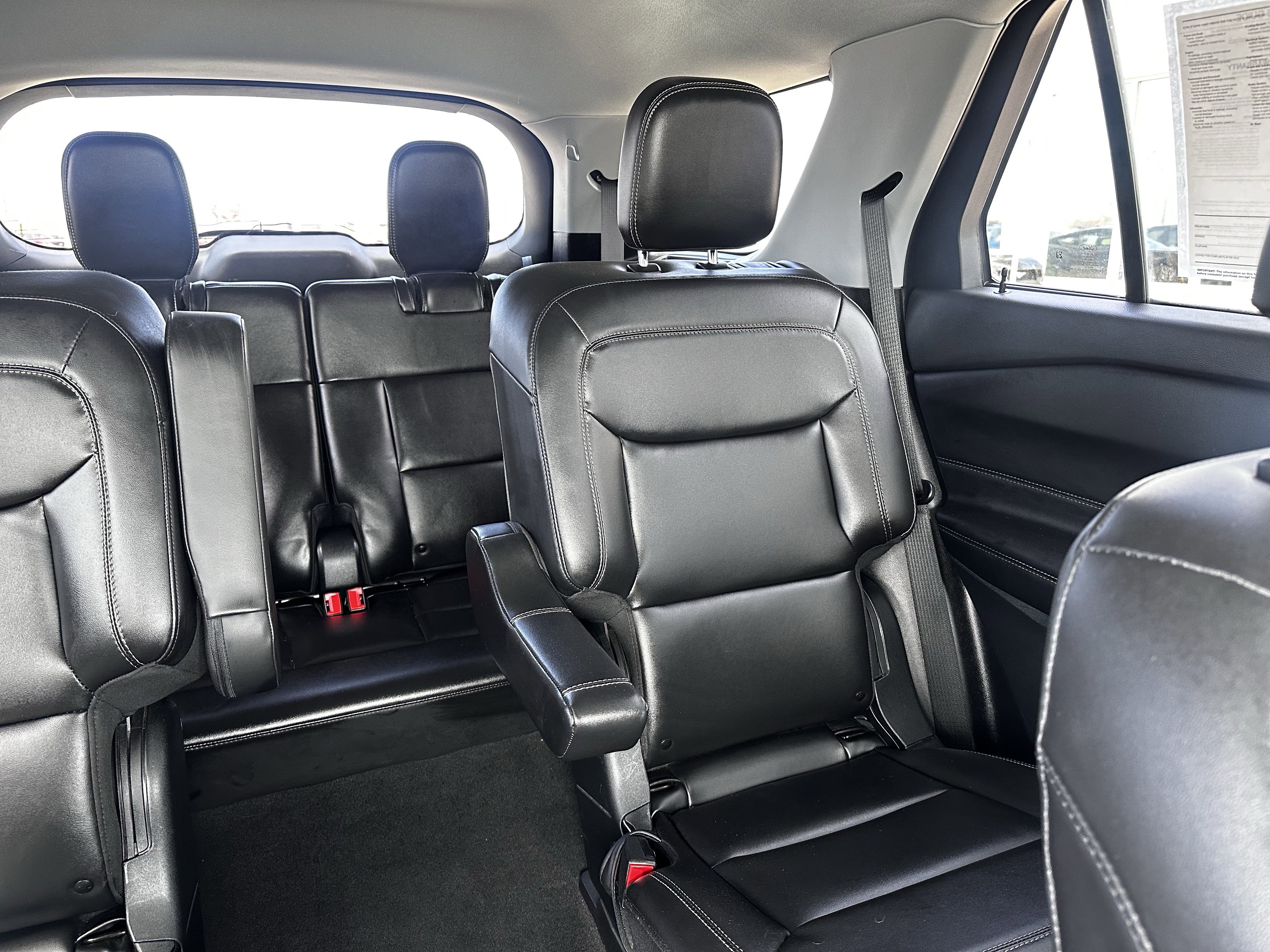 Certified 2022 Ford Explorer XLT w/ Equipment Group 202A AWD/4WD image 14