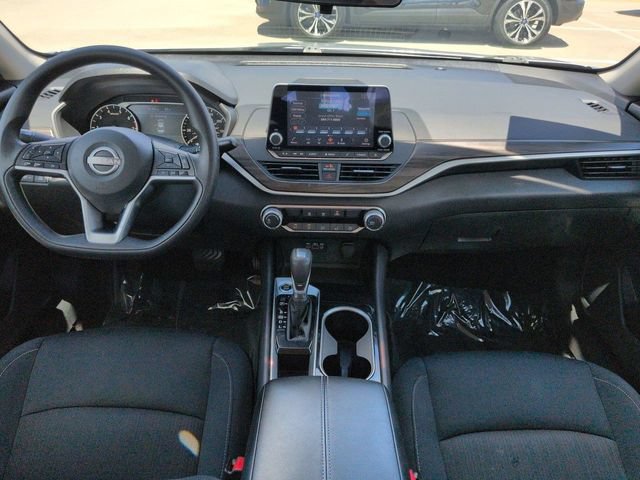 Used 2024 Nissan Altima 2.5 SV FWD image 14