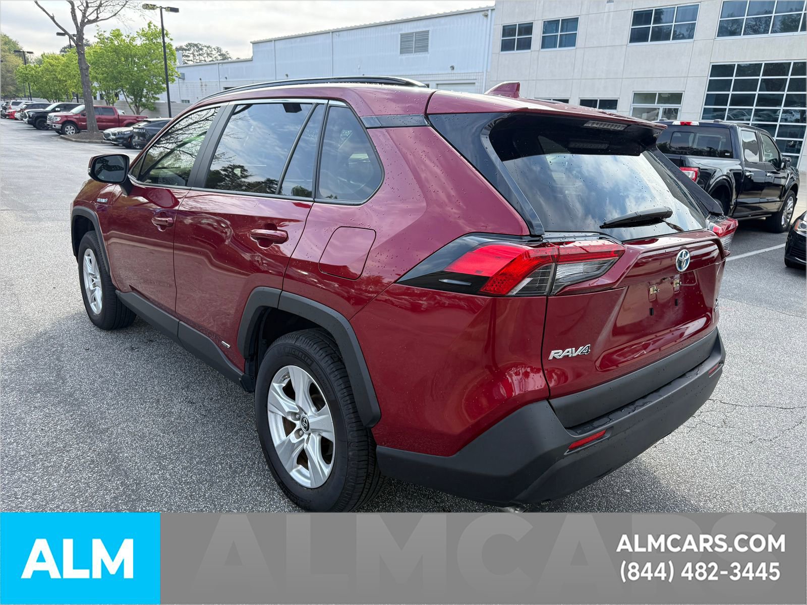 Used 2019 Toyota RAV4 XLE AWD/4WD image 12