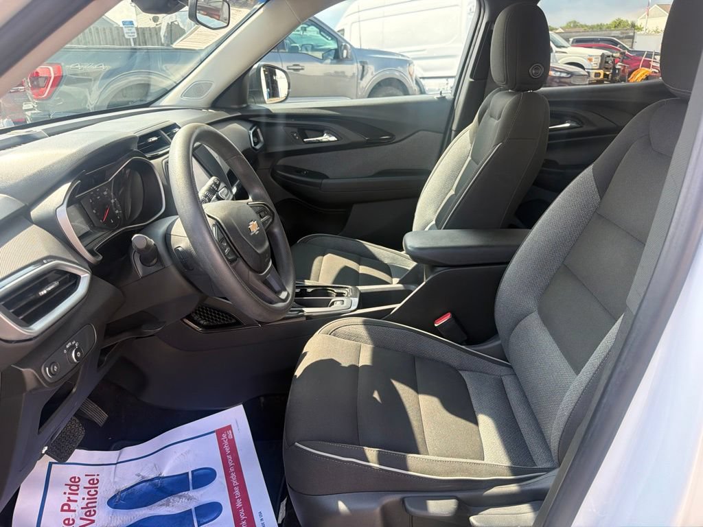 Used 2021 Chevrolet TrailBlazer LS FWD image 25