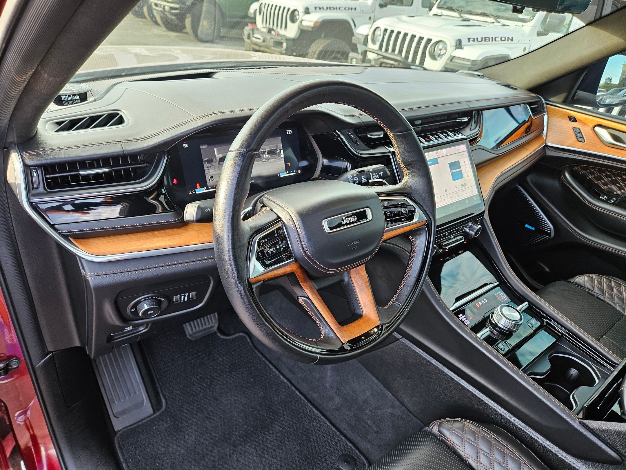 Used 2023 Jeep Grand Cherokee L Summit AWD/4WD image 16