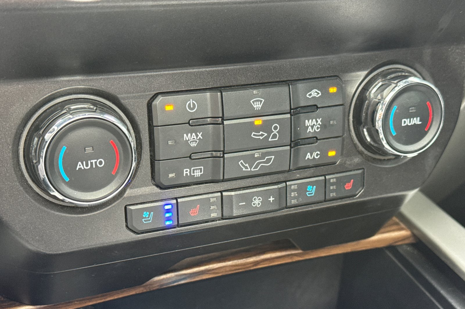 Certified 2019 Ford F150 Lariat w/ FX4 Off-Road Package AWD/4WD image 20