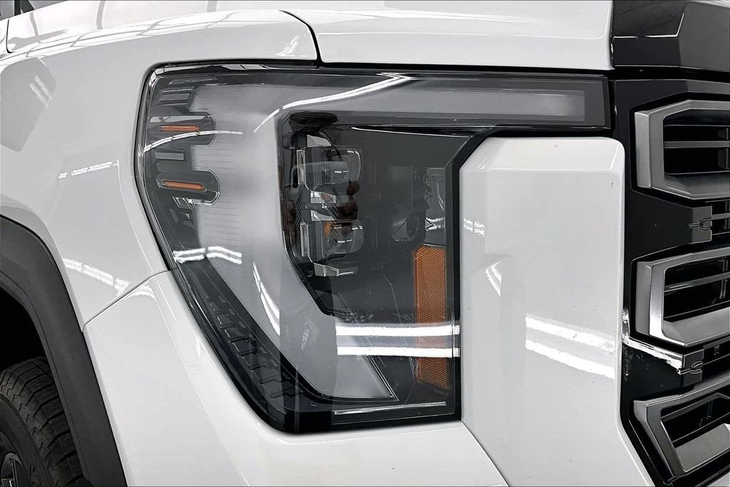 Used 2024 GMC Sierra 2500 AT4 w/ AT4 Premium Plus Package AWD/4WD image 30