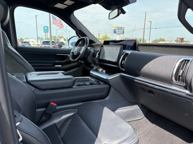 Certified 2025 Ford Expedition Max Platinum w/ Stealth Appearance Package AWD/4WD image 12
