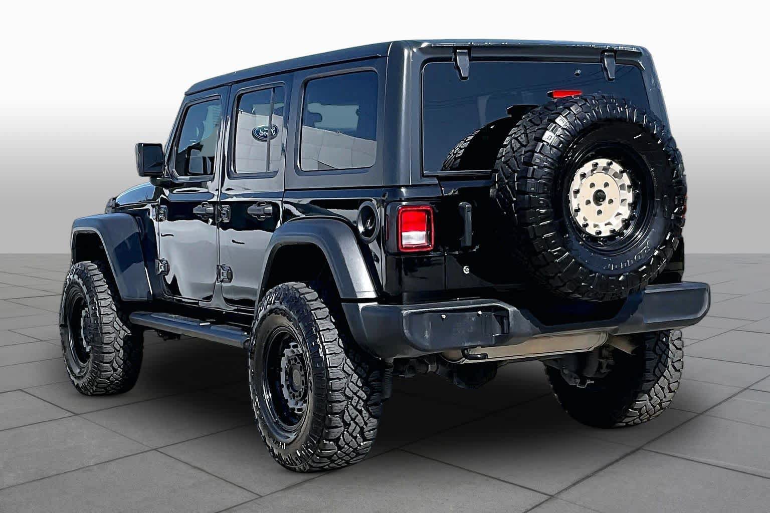 Used 2018 Jeep Wrangler Unlimited Sport S AWD/4WD image 11