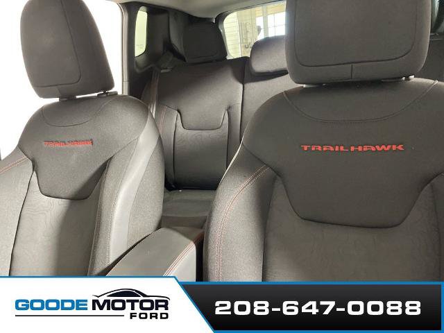 Used 2022 Jeep Renegade Trailhawk AWD/4WD image 18