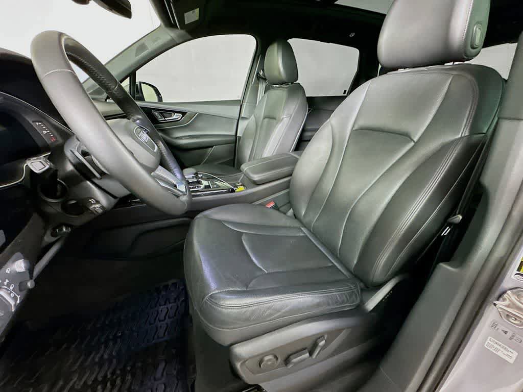 Used 2018 Audi Q7 3.0T Prestige AWD/4WD image 12