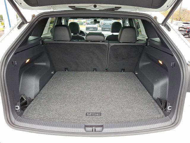 Used 2020 Volkswagen Atlas Cross Sport SEL image 30