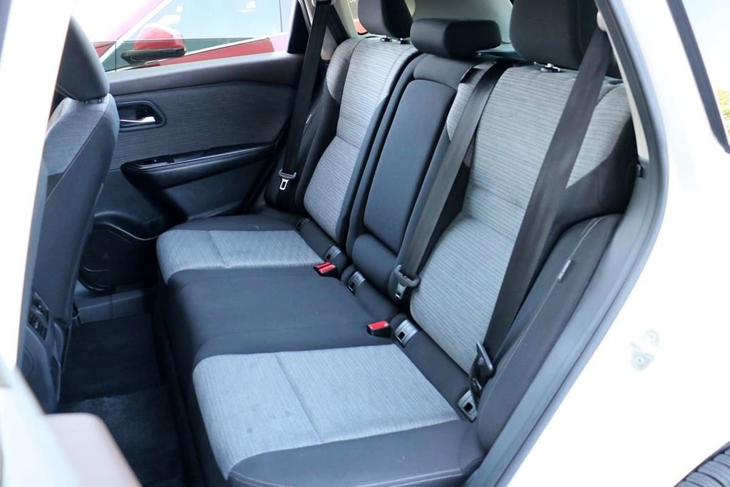 Used 2023 Nissan Rogue SV image 19