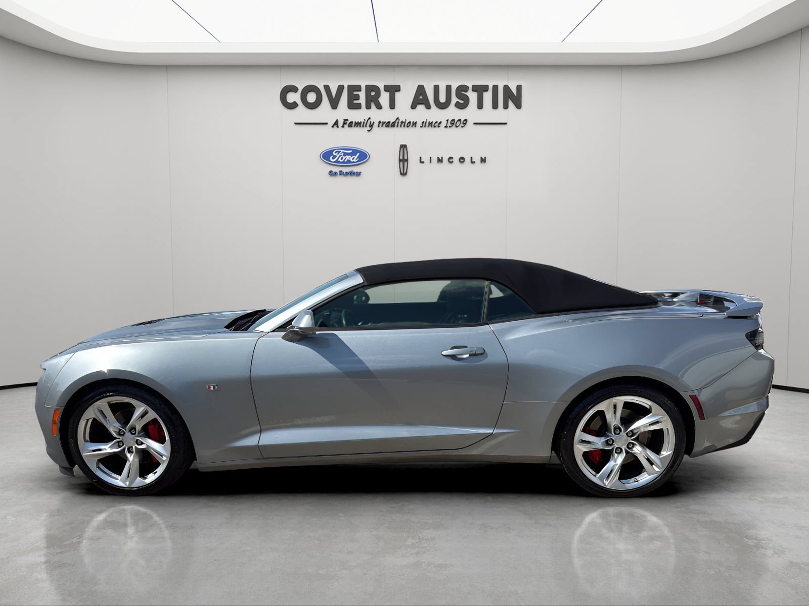 Used 2023 Chevrolet Camaro SS RWD image 2