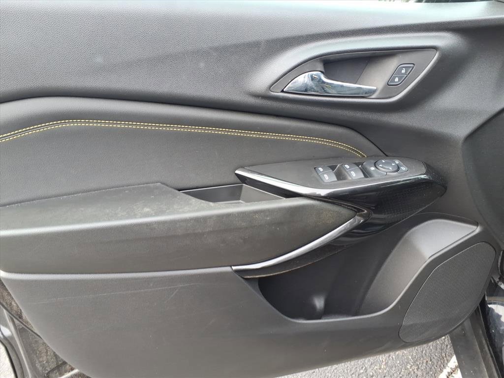 Used 2024 Chevrolet Trax ACTIV w/ Sunroof Package image 17