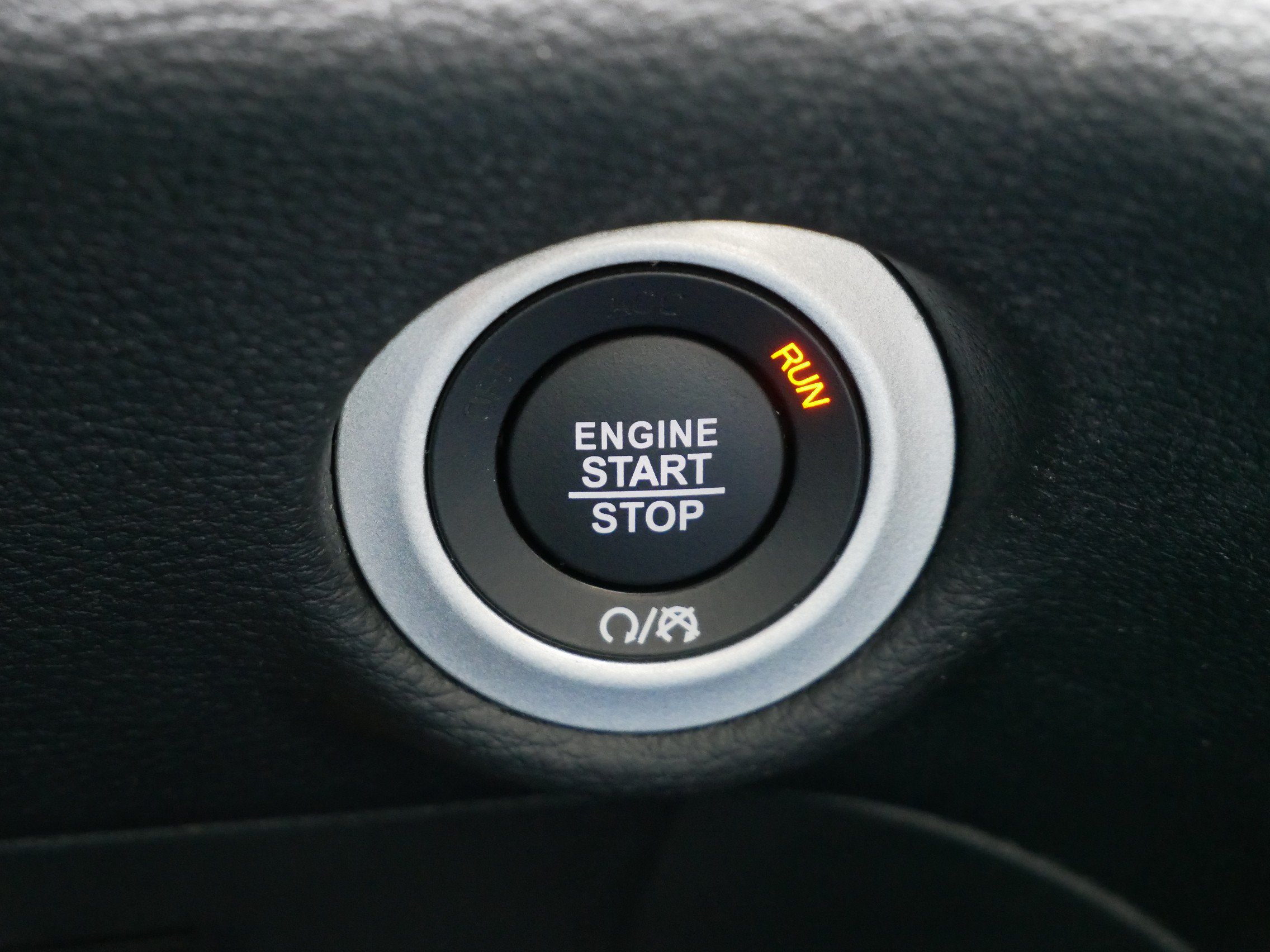 Used 2025 Chrysler Pacifica Limited FWD image 21