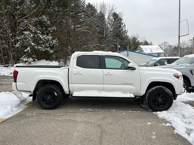 Used 2022 Toyota Tacoma SR5 w/ Technology Package AWD/4WD image 7