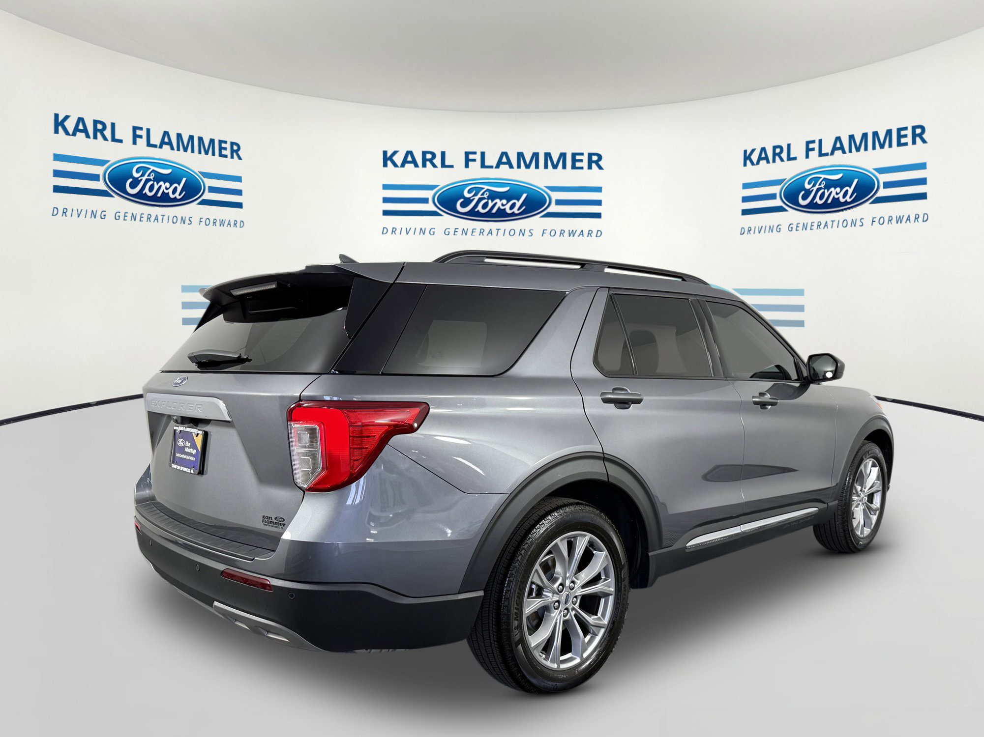 Certified 2023 Ford Explorer XLT w/ Equipment Group 202A image 3