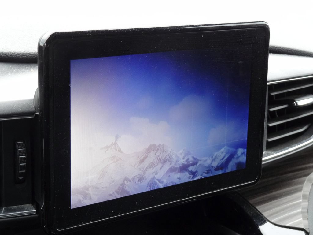 Certified 2022 Ford Explorer Limited w/ Equipment Group 301A AWD/4WD image 8