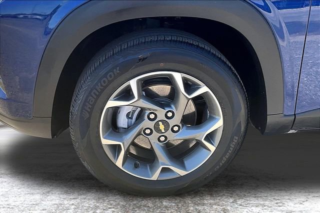 Used 2024 Chevrolet Trax LT w/ Driver Confidence Package FWD image 32